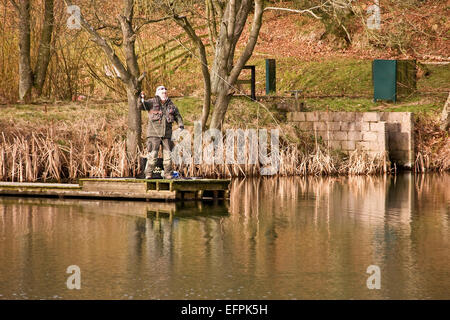 Pesca alla trota a Forbes di Kingennie in traghetto di Broughty vicino a Dundee, Scotland, Regno Unito Foto Stock