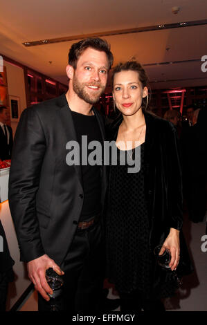 Ken Duken e sua moglie Marisa Leonie Bach frequentando il NRW Ricevimento al sessantacinquesimo Festival Internazionale del Cinema di Berlino / Berlinale 2015 in data 8 febbraio 2015./picture alliance Foto Stock