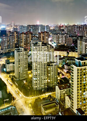 Città al crepuscolo, Shanghai, Cina Foto Stock