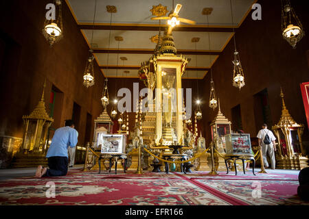All'interno della Pagoda d'argento, Palazzo Reale di Phnom Penh Cambogia. Foto Stock