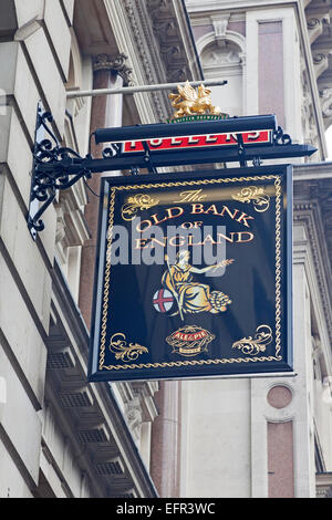 La vecchia banca di Inghilterra pub di Fleet Street, sul sito dell'ex Tribunali filiale della Banca d'Inghilterra Foto Stock