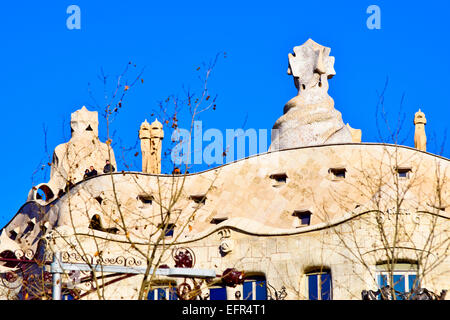 Casa Mila aka La Pedrera, progettato da Antoni Gaudi architetto. Barcellona, in Catalogna, Spagna. Foto Stock