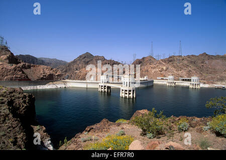 Costruito negli anni Trenta del Novecento per controllare il possente Fiume Colorado, la Diga di Hoover è uno del mondo di meraviglie ingegneristiche, Nevada. Foto Stock