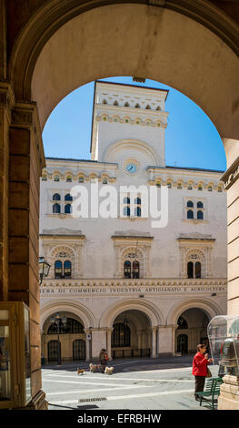 L'Italia, Abruzzo, Chieti, edificio della Camera di commercio costruito nel 1930 Arc . Camillo Guerra, Alberto Archini Foto Stock