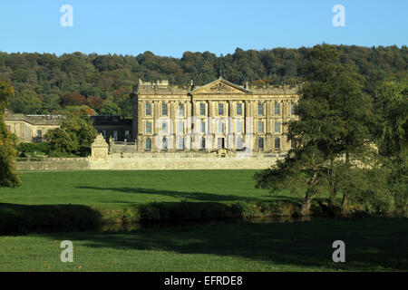 Chatsworth House è una casa nobiliare del duca di Devonshire Cavendish famiglia nel Derbyshire, Inghilterra. Foto Stock