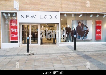 Nuovo look Store, Norwich, Norfolk, Regno Unito rivenditore di moda Nuovo Look detto i profitti sono aumentati di più di un quarto di come registrare online trading natale ha consentito di affrontare condizioni difficili. Come-per-come le vendite nel Regno Unito sono stati fino al 4,1% in sette settimane a gennaio 3, sostenuta dalla forte domanda sul Venerdì nero, Cyber lunedì e il Boxing Day. In generale, l'impresa che gestisce oltre 800 negozi in 21 paesi tra cui 569 NEL REGNO UNITO, detto pre-imposte sollevato 29,2% a € 63,3 milioni in 39 settimane a dicembre 27. Credito: Jason Bye/Alamy Live News Foto Stock