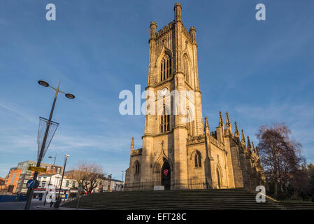 San Luca la chiesa in Liverpool. Conosciuto localmente come bombardata dalla chiesa. A sinistra come un memoriale per il bombardamento di blitz in Liverpool. Foto Stock