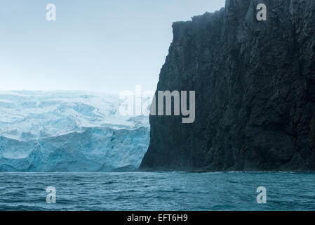 Point Wild sulla costa nord di Elephant Island, a sud le isole Shetland di Antartide Foto Stock