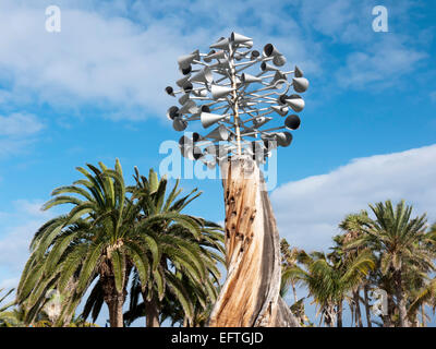 Statue sul lungomare in Puerto de la Cruz Tenerife Isole Canarie Foto Stock