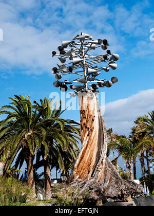 Statue sul lungomare in Puerto de la Cruz Tenerife Isole Canarie Foto Stock