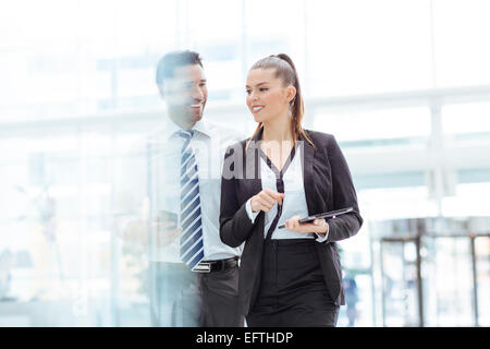 La gente di affari sale riunioni Foto Stock