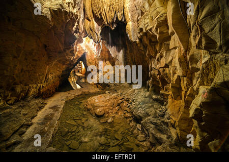 Italia Friuli Venezia Giulia Antro un villaggio nei pressi di Pulfero in provincia di Udine la grotta di San Giovanni d'Antro Foto Stock