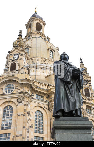 Bronce Statua di Martin Lutero a Dresda, costruito da Adolf von Donndorf nel 1885. Foto Stock