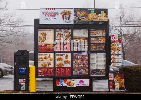 KFC / Taco Bell drive-thru ordinazione del pannello dei menu - USA Foto Stock