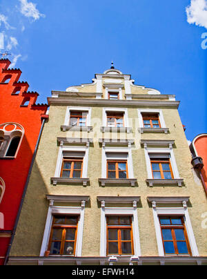 Tipiche Case in Landshut in architettura rinascimentale di stile e colori vivaci Foto Stock