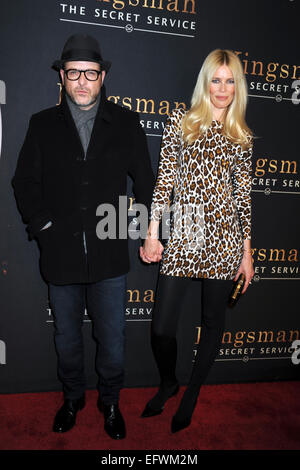 Matthew Vaughn e la moglie Claudia Schiffer frequentando il 'Kingsman: il servizio segreto' New York premiere al teatro SVA il 9 febbraio 2015 in New York City/picture alliance Foto Stock