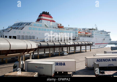 Acciona Trasmediterranea Ferry Terminal per Melilla al porto di Malaga, Spagna Foto Stock