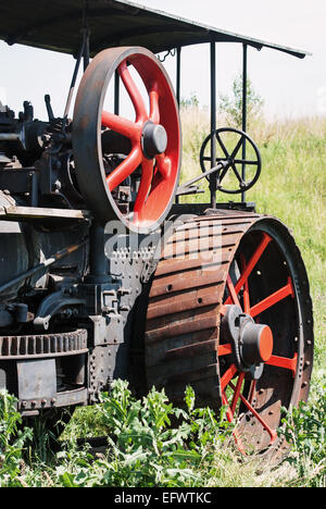 Vecchia macchina agricola. Tema di raccolta. Foto Stock