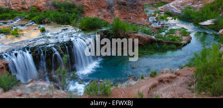 Cascate lungo il fiume, Havasupai Indian Reservation, Arizona Foto Stock