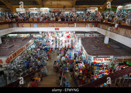 Il Mercato di Binh Tay, il Mercato Centrale di Cho Lon nel distretto 6, Città di Ho Chi Minh (Saigon), Vietnam. Foto Stock