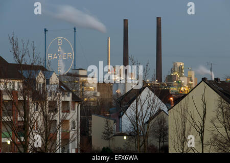 Bayer Chemical Plant, Leverkusen, Renania settentrionale-Vestfalia (Germania). Foto Stock