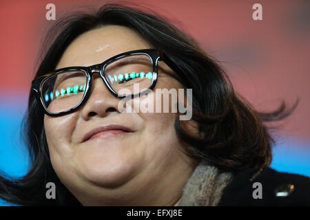 Berlino, Germania. Xi Febbraio, 2015. Hong Huang assiste la conferenza stampa per la promozione del film 'andato con proiettili' (Yi Bu Zhi Yao) al sessantacinquesimo Berlinale Festival Internazionale del Cinema di Berlino, Germania, il 11 febbraio, 2015. © Zhang ventola/Xinhua/Alamy Live News Foto Stock