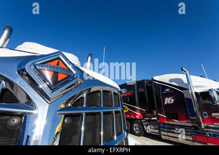 Concord, NC, Stati Uniti d'America. Xi Febbraio, 2015. Concord, NC - Feb 11, 2015: Il Roush Fenway Racing per caricare le loro auto prima voce off a Daytona per il 2015 Speedweeks a Roush Fenway Racing in concordia, NC. Credito: csm/Alamy Live News Foto Stock