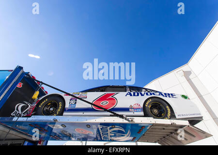 Concord, NC, Stati Uniti d'America. Xi Febbraio, 2015. Concord, NC - Feb 11, 2015: Il Roush Fenway Racing per caricare le loro auto prima voce off a Daytona per il 2015 Speedweeks a Roush Fenway Racing in concordia, NC. Credito: csm/Alamy Live News Foto Stock