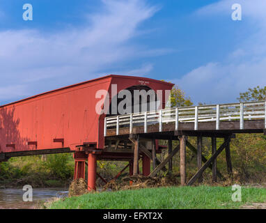 Madison County, IA: Roseman ponte coperto (1884) sul fiume del Nord Foto Stock