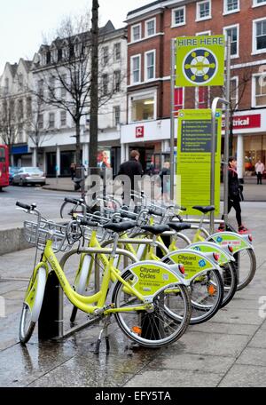 Nottingham Citycard biciclette in piazza del vecchio mercato England Regno Unito Foto Stock