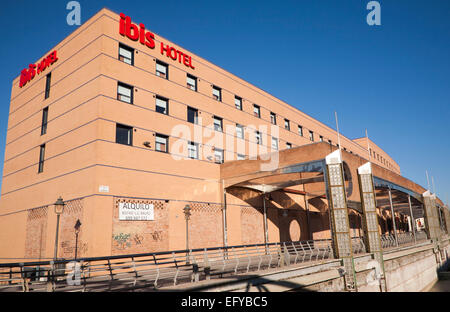 Moderno hotel Ibis edificio nel centro di Malaga, Spagna Ibis Malaga Centro Ciudad Foto Stock