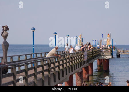 Dal molo di Wustrow sul Darß, Meclenburgo-Pomerania Occidentale, Germania Foto Stock