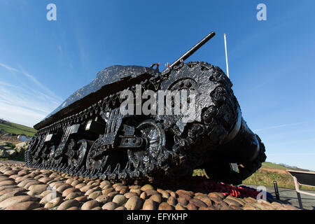 L'esercizio Tiger memorial carro Sherman US a Torcross parcheggio, da Slapton Sands. Foto Stock