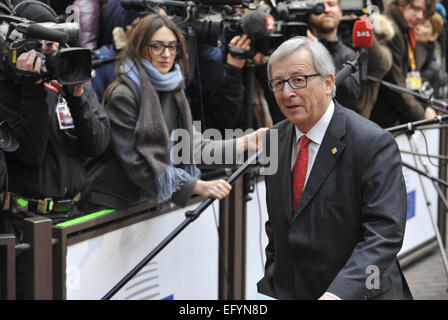 (150212) -- Bruxelles, del 12 febbraio 2015 (Xinhua) -- Il Presidente della Commissione Europea Jean Claude Juncker arriva al quartier generale dell'UE per un vertice UE di Brussles, Belgio, del 12 febbraio 2015. (Xinhua/Ye Pingfan)