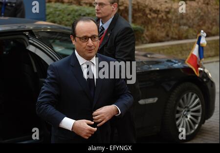 Giovedì. 12 Feb, 2015. Il Presidente francese Francois Hollande arriva a un summit UE a Bruxelles giovedì, 12 febbraio 2015. I leader dell'UE si incontrano per un giorno di summit per discutere della crisi in Ucraina e la lotta contro il terrorismo. Credito: Jakub Dospiva/CTK foto/Alamy Live News Foto Stock