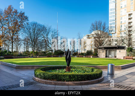 Westferry Circus rotonda è parte del Canary Wharf e sviluppo è stato paesaggistico come un PARCO /GIARDINO, Londra Foto Stock