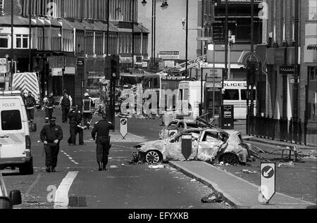 Sommossa scoppiata nel Tottenham, Londra e la zona circostante dopo che la polizia di uccisione di Mark Duggan, 29 e un padre-di-quattro, dalla polizia armata in un tentativo di arresto a Londra, negozi di tottenham e Woodgreen sono saccheggiate dai rivoltosi a Londra, Inghilterra. Foto Stock