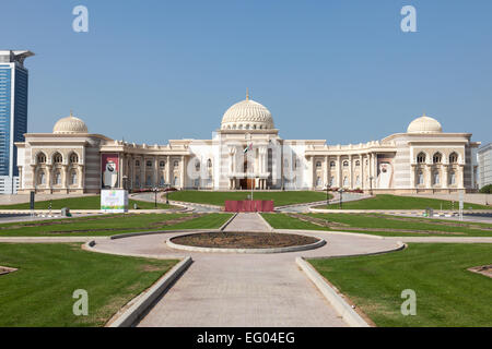 Palazzo del Governo nella città di Sharjah. Dicembre 20, 2014 in Sharjah Emirati Arabi Uniti Foto Stock