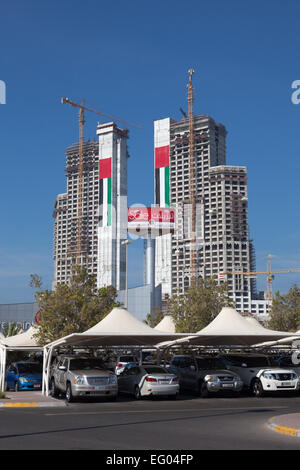 Il Fairmont Marina Residences costruzione ad Abu Dhabi. Dicembre 21, 2014 ad Abu Dhabi, Emirati Arabi Uniti Foto Stock