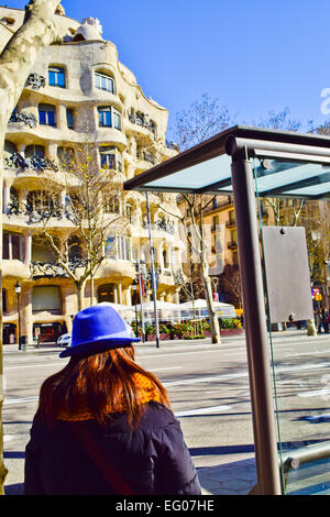 Casa Mila aka La Pedrera progettato da Antoni Gaudi architetto. Barcellona, in Catalogna, Spagna Foto Stock