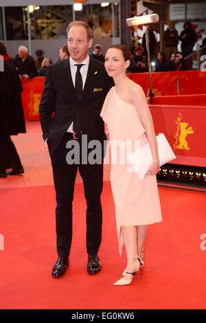 Katharina Schüttler e Johann von Bülow frequentando il 'Elser/13 minuti di premiere al sessantacinquesimo Festival Internazionale del Cinema di Berlino/Berlinale 2015 Febbraio 11, 2015./picture alliance Foto Stock