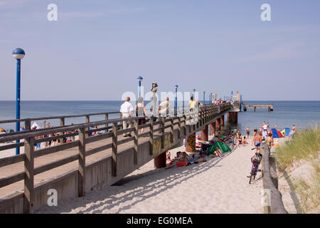 Dal molo di Wustrow sul Darß, Meclenburgo-Pomerania Occidentale, Germania Foto Stock