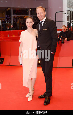 Katharina Schüttler e Johann von Bülow frequentando il 'Elser/13 minuti di premiere al sessantacinquesimo Festival Internazionale del Cinema di Berlino/Berlinale 2015 Febbraio 11, 2015./picture alliance Foto Stock