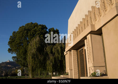 FILE: Los Angeles, California, USA. Il 24 gennaio, 2015. Frank Lloyd Wright's Hollyhock House di Barnsdall Art Park, Hollywood, Los Angeles, CAFrank Lloyd Wright's Hollyhock House di aprire nuovamente il 13 febbraio, 2015. Credito: Kayte Deioma/Alamy Live News Foto Stock