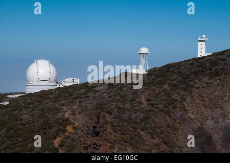 Da sinistra a destra il William Herschel telescopio, olandese aperta e telescopio Telescopio Solare Svedese al Roque de los Muchachos. Foto Stock