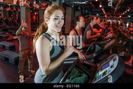 Macchina in esecuzione di Barry fitness Bootcamp London Euston Foto Stock