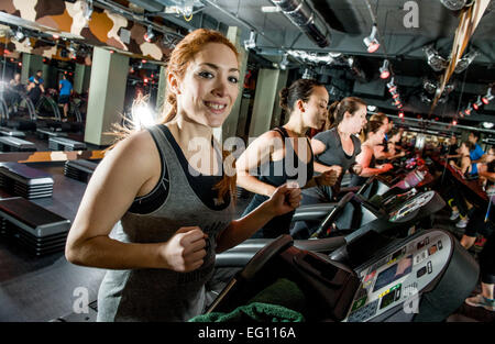 Macchina in esecuzione di Barry fitness Bootcamp London Euston Foto Stock