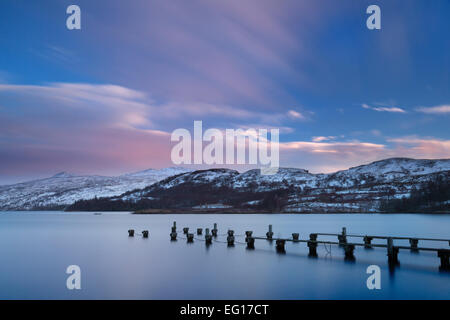 Tramonto su Loch Katrine, Il Trossachs, Scotland, Regno Unito. Foto Stock