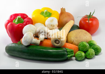 Vegetali alimentari,,mangiare sano, vegetariani,materie,colori,bacground bianco,freschi,igredient,paprica, Foto Stock