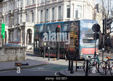 Magico mondo di Harry Potter alla Warner Bros tour bus a Londra Inghilterra Foto Stock